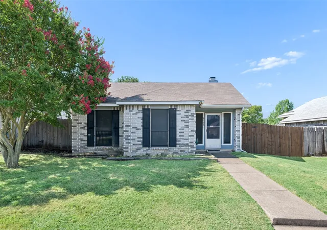 Photo 1 of Sale Pending at 4756 Veronica Cir, Fort Worth, TX 76137 | MLS# 21325700 | Listing updated on 2026-08-24