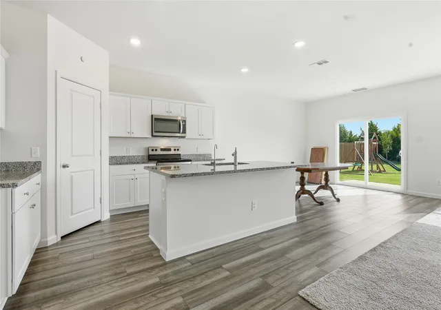 Photo 4 of Single family home for sale at 2901 Aspen Dr, Anna, TX 75409 | MLS# 21326095 | Listing updated on 2026-09-01