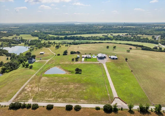 Photo 1 of Single family home for sale at 7000 Massey Rd, Granbury, TX 76049 | MLS# 21323485 | Listing updated on 2026-08-27