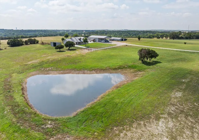 Photo 3 of Single family home for sale at 7000 Massey Rd, Granbury, TX 76049 | MLS# 21323485 | Listing updated on 2026-08-27