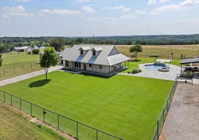 Photo 4 of Single family home for sale at 7000 Massey Rd, Granbury, TX 76049 | MLS# 21323485 | Listing updated on 2026-08-27