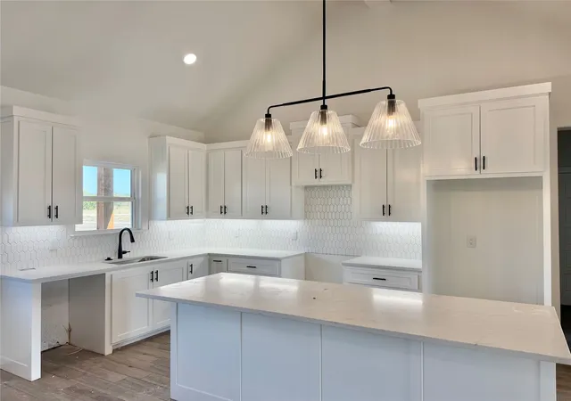 Photo 4 of Single family home for sale at 2021 Collin St, Weatherford, TX 76085 | MLS# 21326004 | Listing updated on 2026-09-26