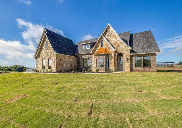 Photo 1 of Single family home for sale at 300 County Road 3141, Decatur, TX 76234 | MLS# 21326241 | Listing updated on 2026-08-22