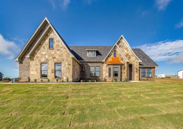 Photo 2 of Single family home for sale at 300 County Road 3141, Decatur, TX 76234 | MLS# 21326241 | Listing updated on 2026-08-22