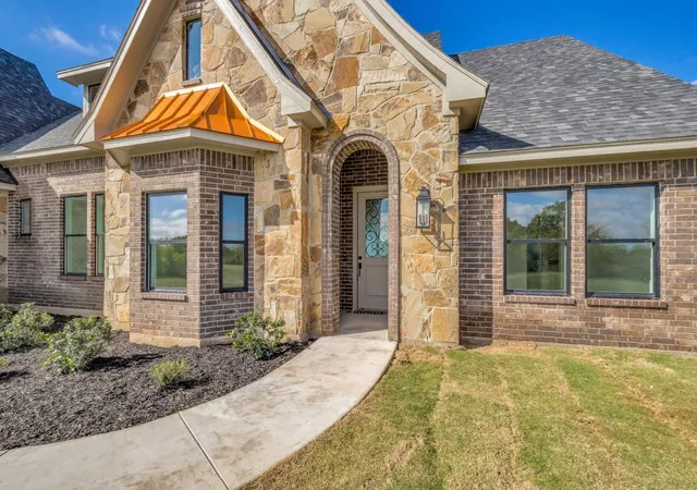Photo 3 of Single family home for sale at 300 County Road 3141, Decatur, TX 76234 | MLS# 21326241 | Listing updated on 2026-08-22