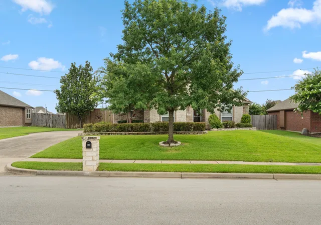 Photo 3 of Sale Pending at 1009 Ethan Dr, Greenville, TX 75402 | MLS# 21324873 | Listing updated on 2026-09-28