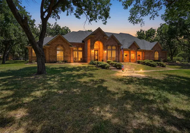 Photo 2 of Single family home for sale at 7405 Fox Fire Ct, Granbury, TX 76049 | MLS# 21325248 | Listing updated on 2026-07-10