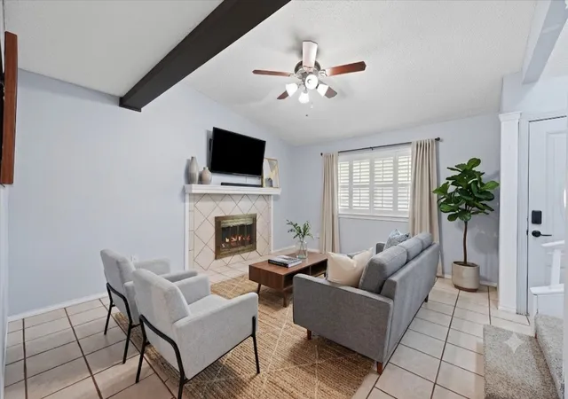 Photo 4 of Single family home for sale at 5431 Kings Manor Dr, Lake Dallas, TX 75065 | MLS# 21323037 | Listing updated on 2026-10-07