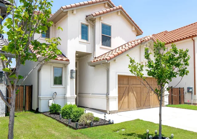 Photo 3 of Single family home for sale at 9036 Lakeside Dr, Fort Worth, TX 76179 | MLS# 21326305 | Listing updated on 2026-07-16