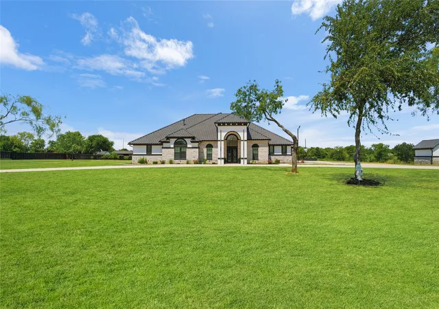 Photo 3 of Single family home for sale at 7381 Mesquite Rdg, Sanger, TX 76266 | MLS# 21325646 | Listing updated on 2026-08-22
