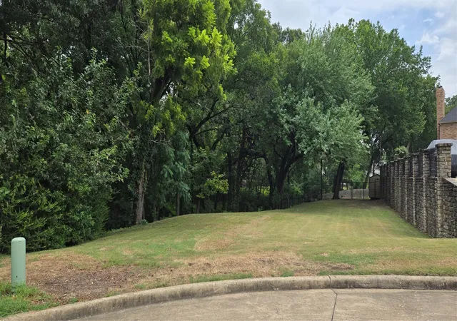 Land for sale at 640 Bent Creek Cir, DeSoto, TX 75115 | MLS# 21326340