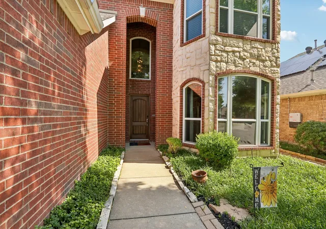 Photo 3 of Single family home for sale at 8204 Olympia Dr, Mc Kinney, TX 75072 | MLS# 21312641 | Listing updated on 2026-08-28