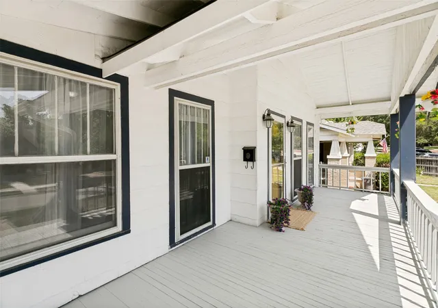 2nd image of 1716 Thomas Pl, Fort Worth, TX 76107 | MLS# 21326300