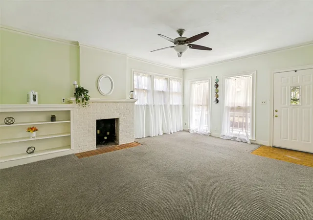 Photo 3 of Single family home for sale at 1716 Thomas Pl, Fort Worth, TX 76107 | MLS# 21326300 | Listing updated on 2026-08-21