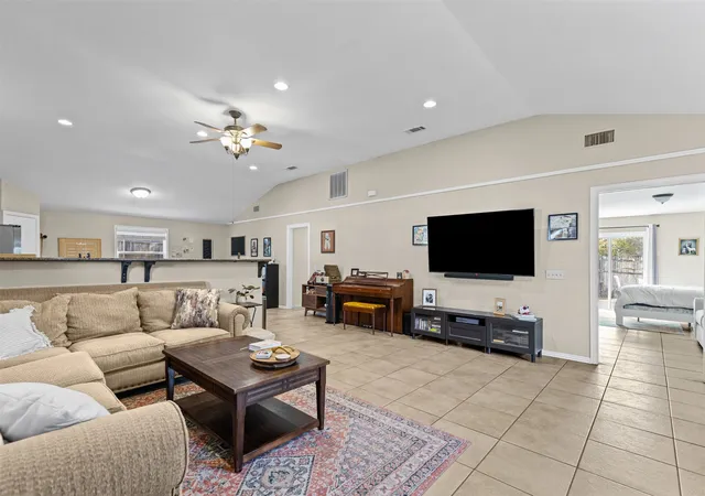 Photo 1 of Single family home for sale at 5117 Curzon Ave, Fort Worth, TX 76107 | MLS# 21326290 | Listing updated on 2026-07-27