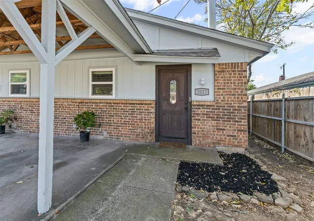 Photo 2 of Single family home for sale at 5117 Curzon Ave, Fort Worth, TX 76107 | MLS# 21326290 | Listing updated on 2026-07-27