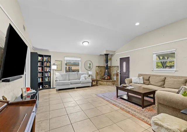Photo 3 of Single family home for sale at 5117 Curzon Ave, Fort Worth, TX 76107 | MLS# 21326290 | Listing updated on 2026-07-27