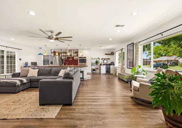 Photo 3 of Single family home for sale at 9639 Leaside Dr, Dallas, TX 75238 | MLS# 21325784 | Listing updated on 2026-08-20