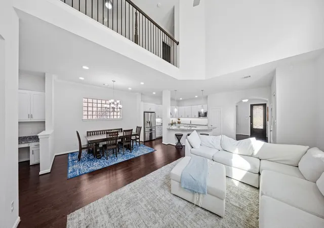 Photo 3 of Single family home for sale at 6923 Birch Creek Dr, Irving, TX 75063 | MLS# 21317335 | Listing updated on 2026-08-29