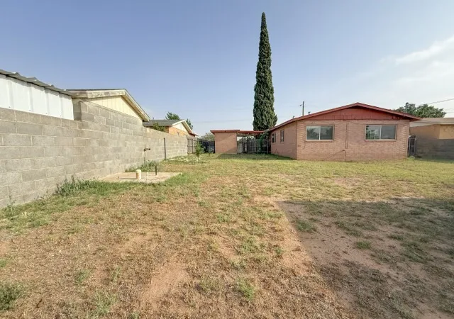 Photo 4 of Sale Pending at 1402 E 42Nd St, Odessa, TX 79762 | MLS# 21326394 | Listing updated on 2026-10-03