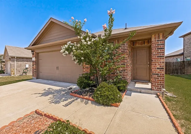 Photo 2 of Single family home for sale at 2425 Russell St, Crandall, TX 75114 | MLS# 21281628 | Listing updated on 2026-07-09