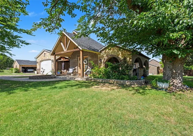 Photo 3 of Single family home for sale at 6701 Nauert Rd, Fort Worth, TX 76140 | MLS# 21325272 | Listing updated on 2026-07-18
