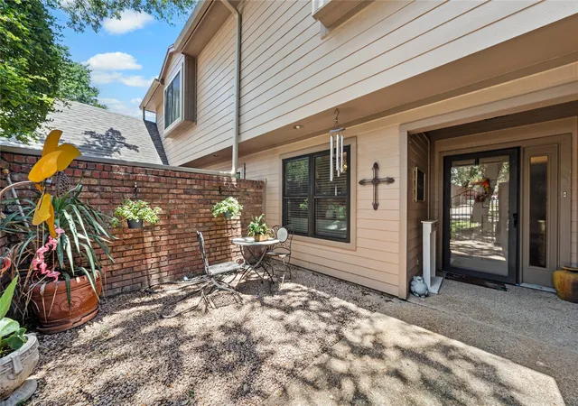 Photo 3 of Condo for sale at 137 Pleasant Grove Ln, Waco, TX 76712 | MLS# 21326361 | Listing updated on 2026-09-15