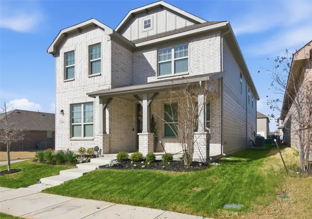 Photo 3 of Single family home for sale at 2960 Dixondale Dr, Fort Worth, TX 76108 | MLS# 21326438 | Listing updated on 2026-09-02