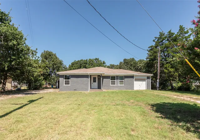 Photo 3 of Single family home for sale at 304 Jack Grace Hill Rd, Bowie, TX 76230 | MLS# 21326420 | Listing updated on 2026-09-16