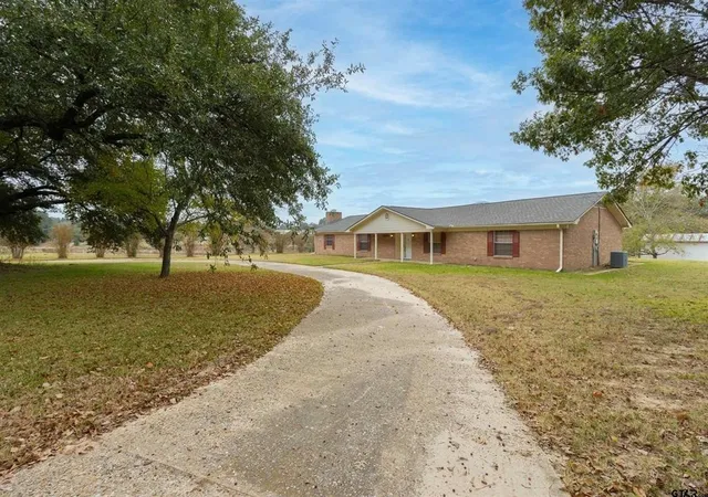 Photo 3 of Single family home for sale at 12654 County Road 192, Tyler, TX 75703 | MLS# 21325558 | Listing updated on 2026-07-09