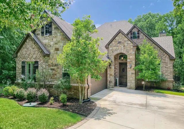 Photo 2 of Sale Pending at 360 Dublin Cir, Gordonville, TX 76245 | MLS# 21326205 | Listing updated on 2026-08-22