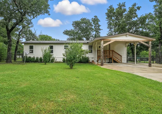 Photo 1 of Manufactured home for sale at 525 Surrey Ln, Burleson, TX 76028 | MLS# 21326499 | Listing updated on 2026-07-10