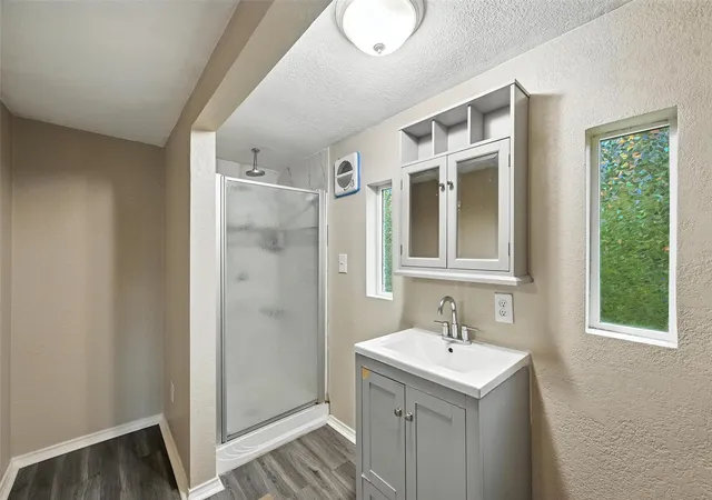 Photo 3 of Manufactured home for sale at 525 Surrey Ln, Burleson, TX 76028 | MLS# 21326499 | Listing updated on 2026-07-10