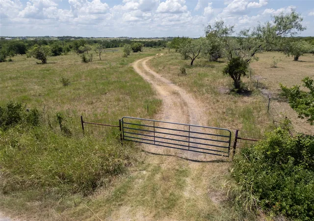 Photo 2 of Land for sale at Tbd Lot 23 B Alsdorf Rd, Ennis, TX 75119 | MLS# 21320620 | Listing updated on 2026-09-16