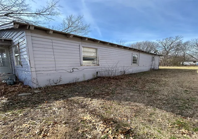 Photo 3 of Single family home for sale at 1116 S Catherine St, Terrell, TX 75160 | MLS# 21326507 | Listing updated on 2026-08-30