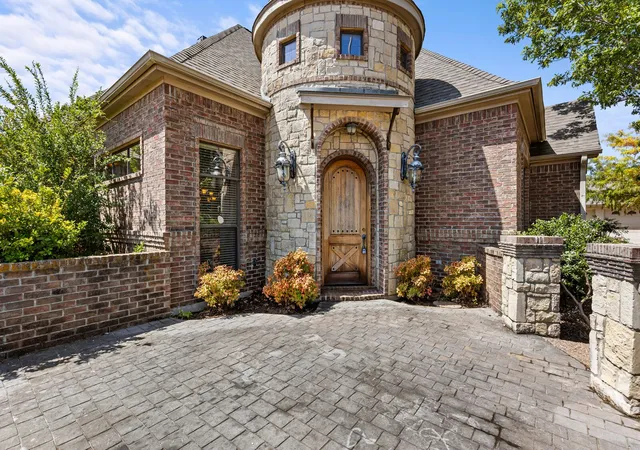 Photo 1 of Single family home for sale at 610 Vanishing Oaks Dr, Crawford, TX 76638 | MLS# 21325089 | Listing updated on 2026-08-25