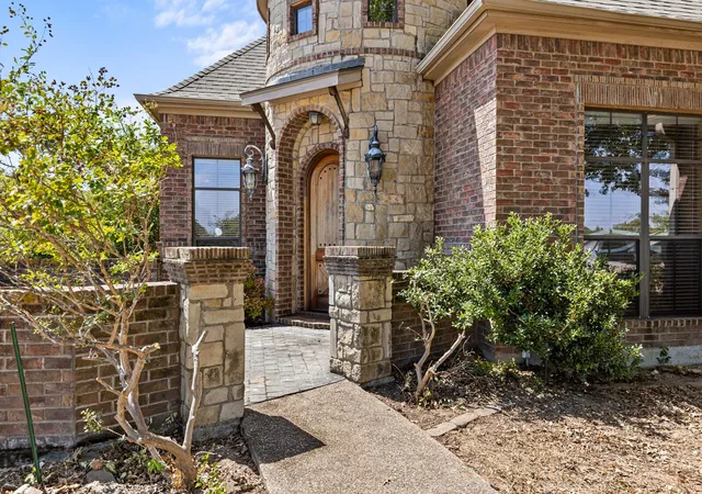 Photo 2 of Single family home for sale at 610 Vanishing Oaks Dr, Crawford, TX 76638 | MLS# 21325089 | Listing updated on 2026-08-25