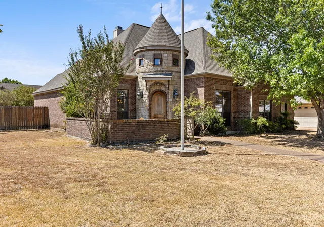 Photo 3 of Single family home for sale at 610 Vanishing Oaks Dr, Crawford, TX 76638 | MLS# 21325089 | Listing updated on 2026-08-25