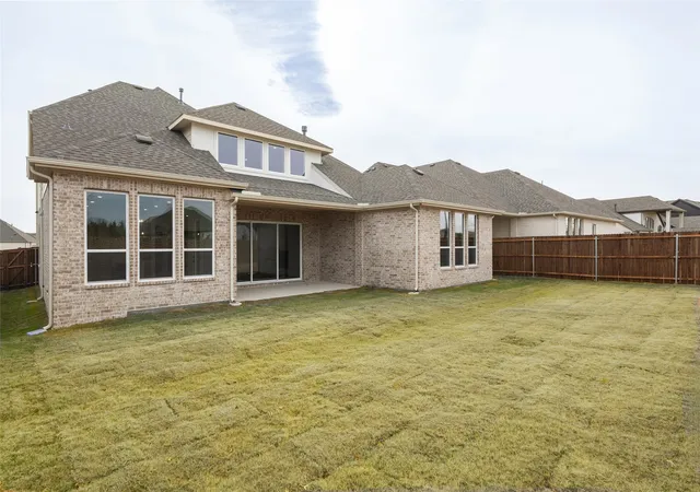Photo 3 of Single family home for sale at 407 Sedgwick Dr, Royse City, TX 75189 | MLS# 21326526 | Listing updated on 2026-08-22