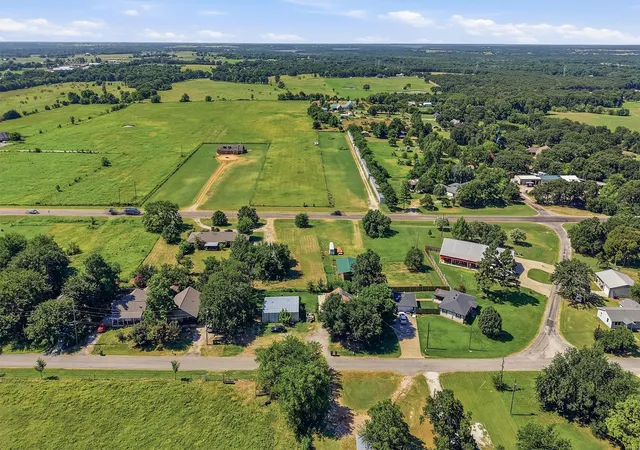 Photo 2 of Land for sale at 538 W Hughes St, Collinsville, TX 76233 | MLS# 21326518 | Listing updated on 2026-07-10