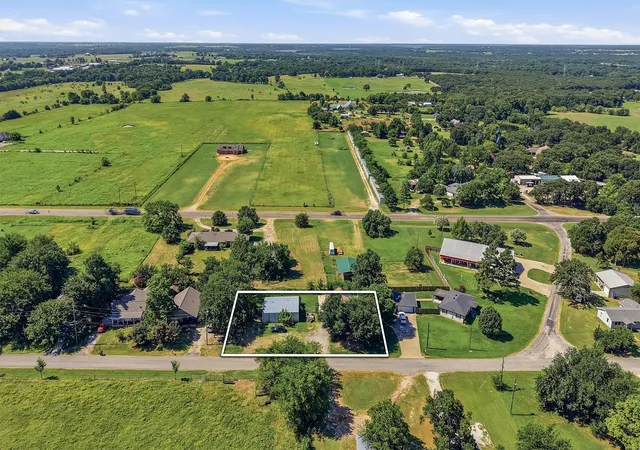 Photo 3 of Land for sale at 538 W Hughes St, Collinsville, TX 76233 | MLS# 21326518 | Listing updated on 2026-07-10