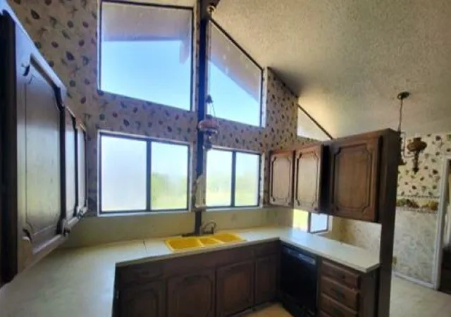 Photo 4 of Sale Pending at 306 Wade St, Olney, TX 76374 | MLS# 21325596 | Listing updated on 2026-09-15