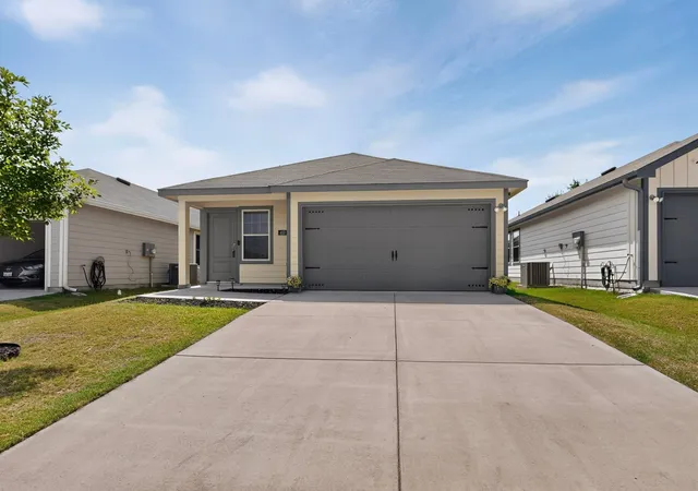 Photo 3 of Single family home for sale at 463 Vitex Dr, Royse City, TX 75189 | MLS# 21326428 | Listing updated on 2026-08-22