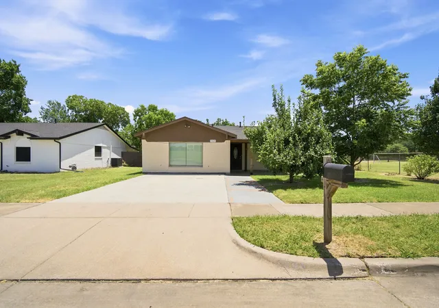 Photo 2 of Single family home for sale at 5420 Galway Ln, North Richland Hills, TX 76180 | MLS# 21326126 | Listing updated on 2026-08-22