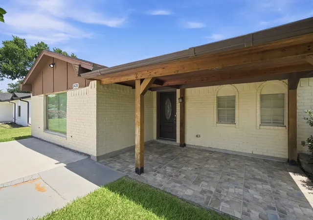 Photo 2 of Single family home for sale at 5420 Galway Ln, North Richland Hills, TX 76180 | MLS# 21326126 | Listing updated on 2026-08-22