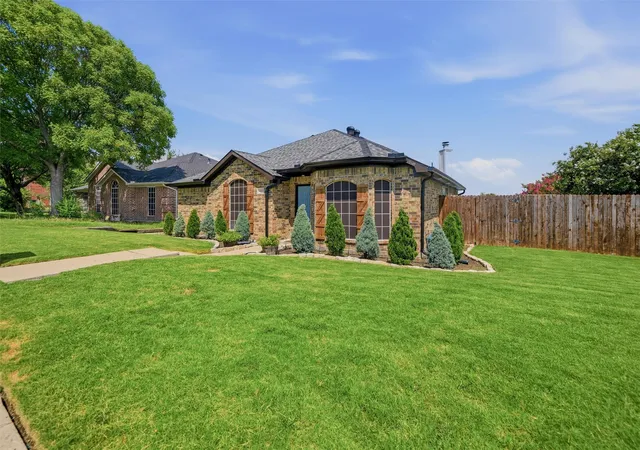Photo 3 of Sale Pending at 405 Deauville Dr, Fort Worth, TX 76108 | MLS# 21317673 | Listing updated on 2026-07-27