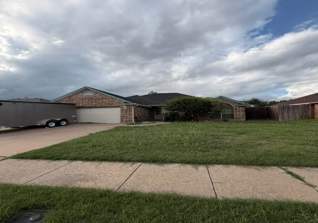 Photo 1 of Single family home for sale at 1012 Porter Pl, Sanger, TX 76266 | MLS# 21326575 | Listing updated on 2026-07-24