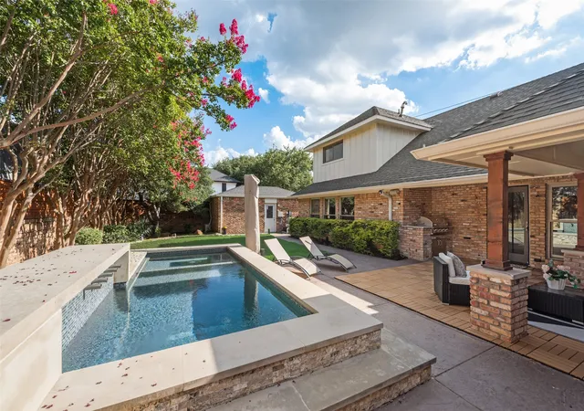 Single family home for sale at 6902 Deloache Ave, Dallas, TX 75225 | MLS# 21325756