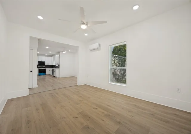 Photo 3 of Single family home for sale at 404 S Pearl St, Trenton, TX 75490 | MLS# 21324022 | Listing updated on 2026-07-10