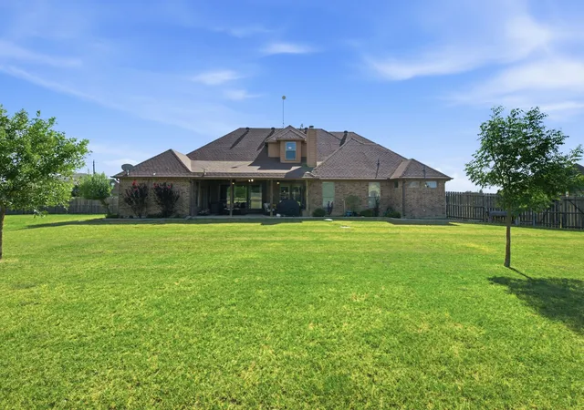 Photo 3 of Single family home for sale at 102 Brock Ct, Millsap, TX 76066 | MLS# 21302650 | Listing updated on 2026-10-08